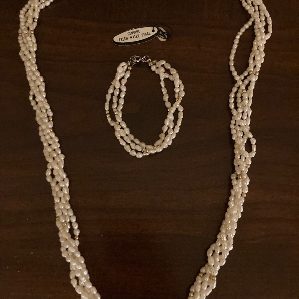 Genuine Freshwater Pearl Necklace and Bracelet Set